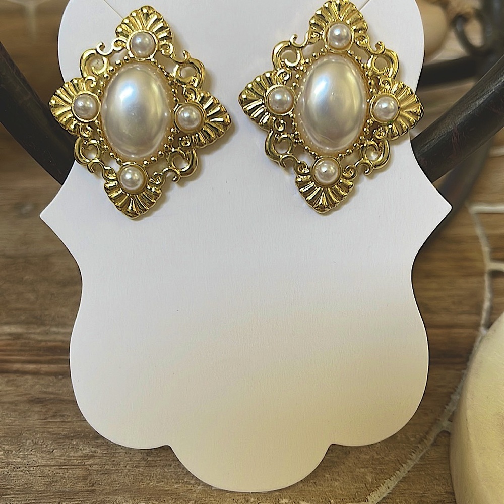 Gorgeous Victorian Pearl earrings